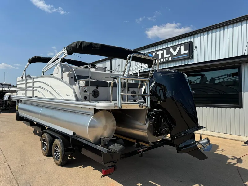 Slide: The Image of Harris Sunliner 230 2024 - 3