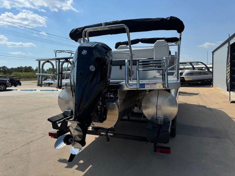 Slide: The Image of Harris Sunliner 230 2024 - 4