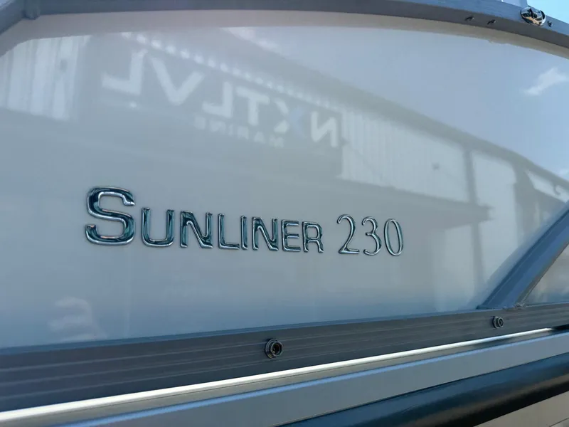 Slide: The Image of Harris Sunliner 230 2024 - 6