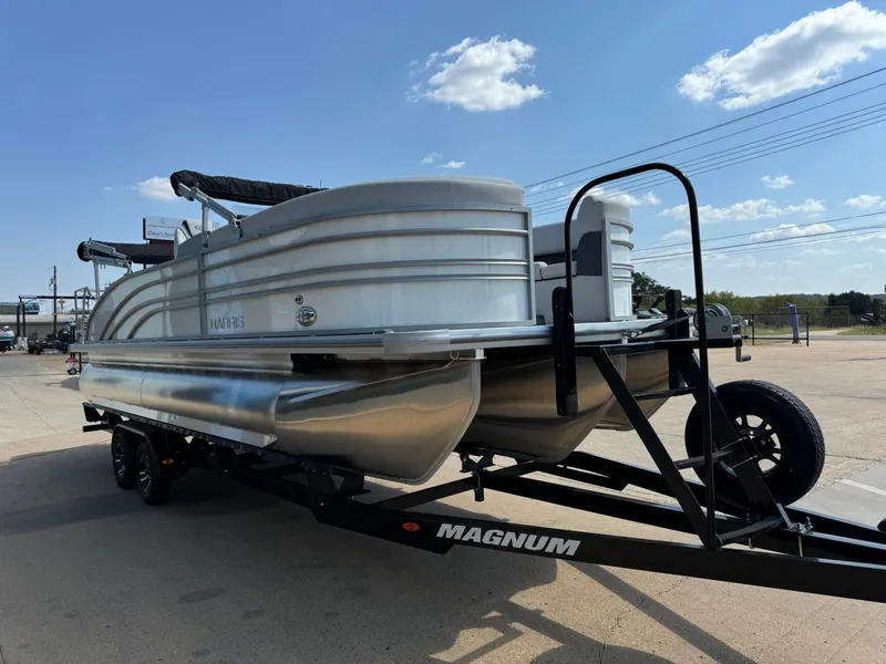 Slide: The Image of Harris Sunliner 230 2024 - 7