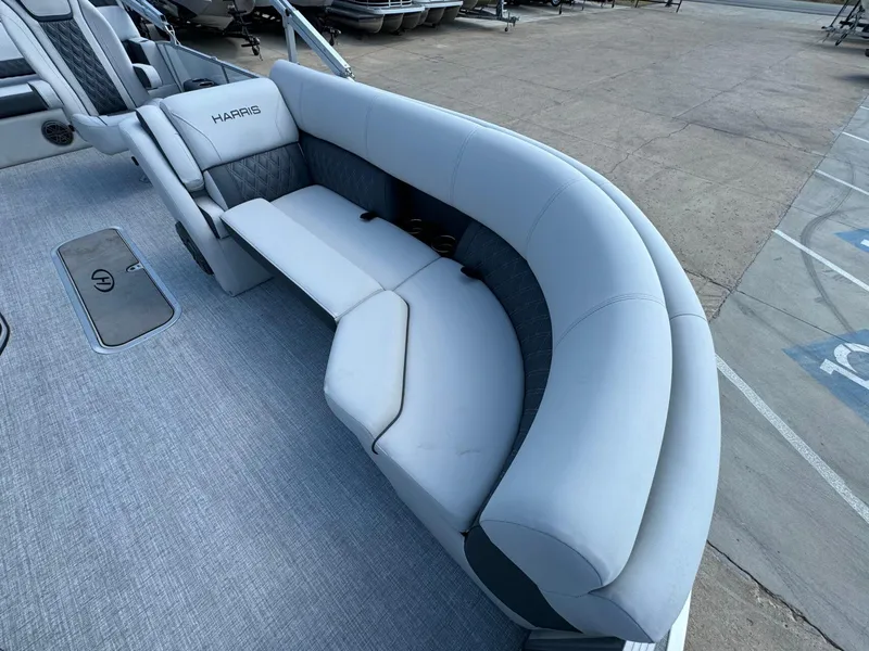 Slide: The Image of Harris Sunliner 230 2024 - 9