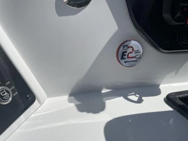 Slide: The Image of Phoenix Bass Boat 20 XE 2025 - 18
