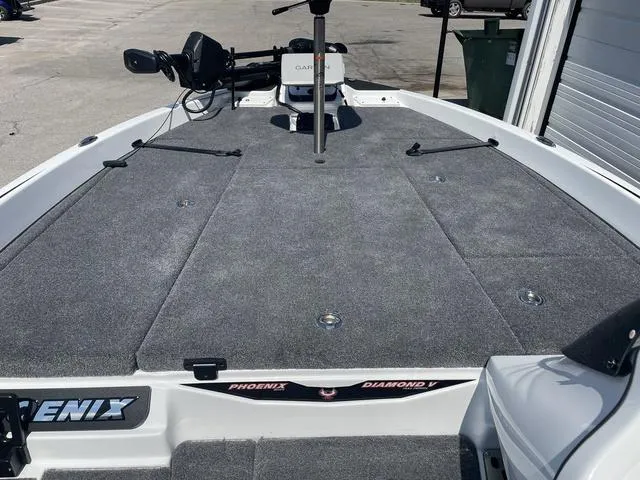 Slide: The Image of Phoenix Bass Boat 20 XE 2025 - 21