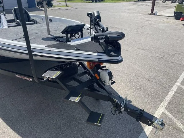 Slide: The Image of Phoenix Bass Boat 20 XE 2025 - 5