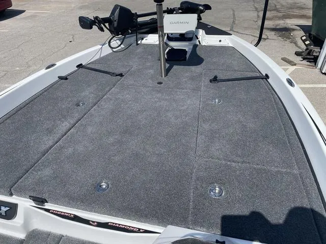 Slide: The Image of Phoenix Bass Boat 20 XE 2025 - 8