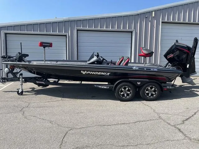 The Image of Phoenix Bass Boat 921 Elite 2025 - 1