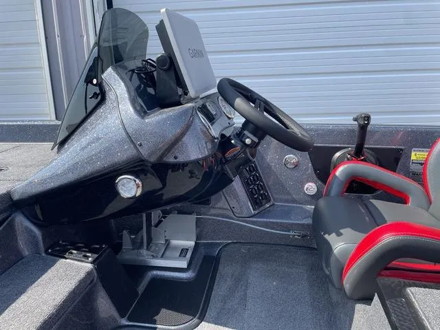 Slide: The Image of Phoenix Bass Boat 921 Elite 2025 - 13