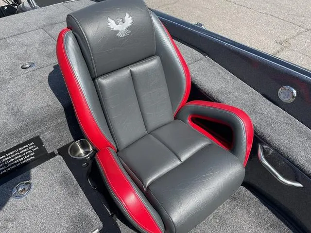 Slide: The Image of Phoenix Bass Boat 921 Elite 2025 - 18