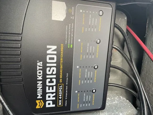 Slide: The Image of Phoenix Bass Boat 921 Elite 2025 - 20