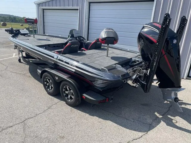 Slide: The Image of Phoenix Bass Boat 921 Elite 2025 - 3