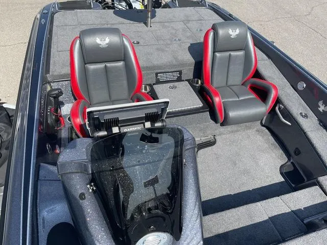 Slide: The Image of Phoenix Bass Boat 921 Elite 2025 - 9