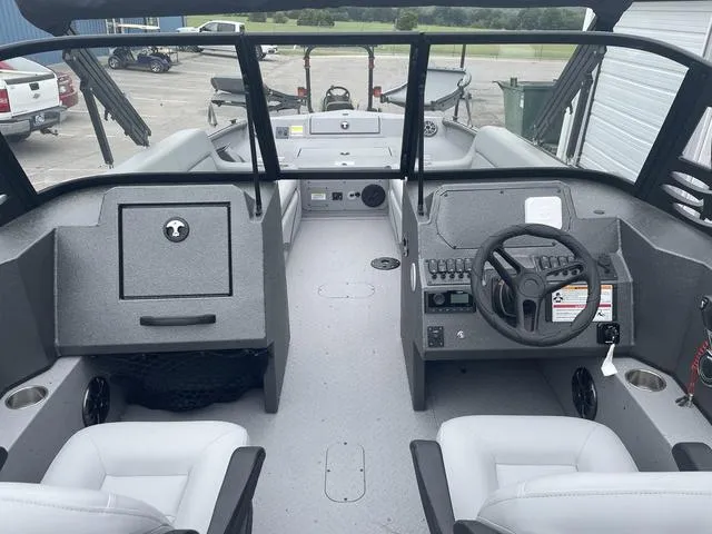 Slide: The Image of SeaArk Easy cat 2025 - 11