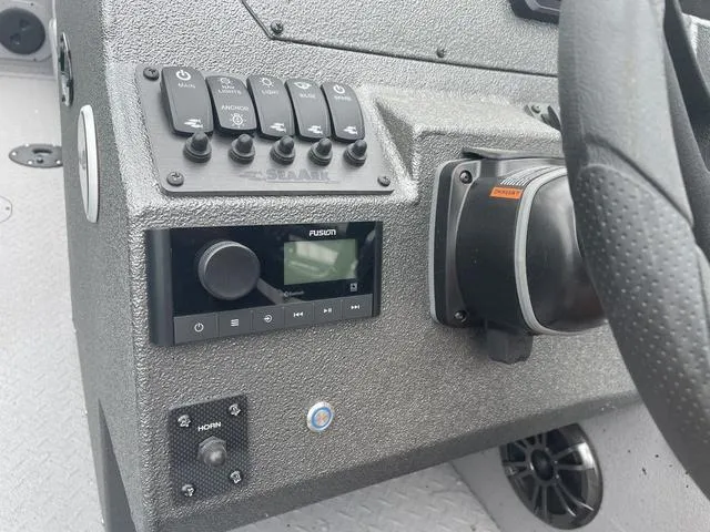 Slide: The Image of SeaArk Easy cat 2025 - 13