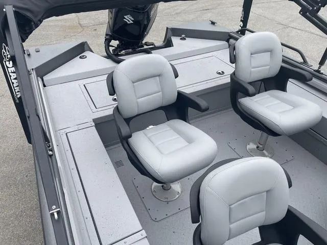 Slide: The Image of SeaArk Easy cat 2025 - 16