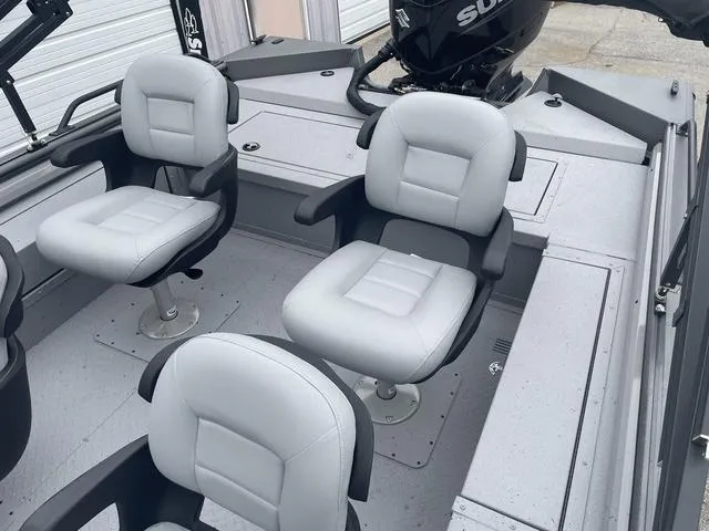 Slide: The Image of SeaArk Easy cat 2025 - 17