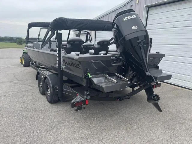 Slide: The Image of SeaArk Easy cat 2025 - 3