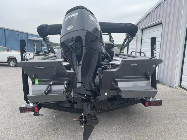 Slide: The Image of SeaArk Easy cat 2025 - 4