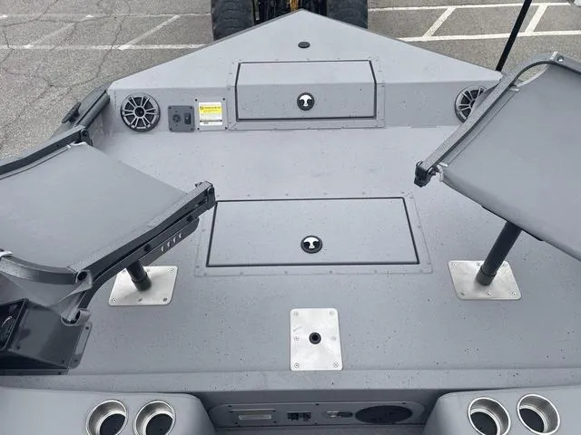 Slide: The Image of SeaArk Easy cat 2025 - 8