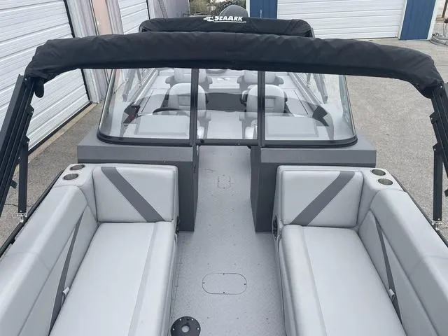 Slide: The Image of SeaArk Easy cat 2025 - 9