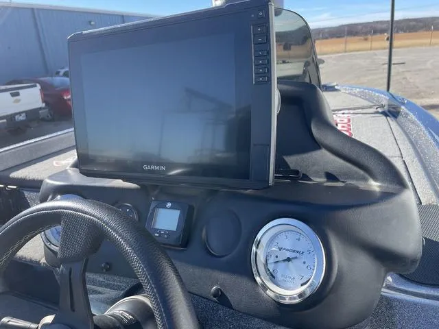 Slide: The Image of Phoenix Bass Boat 920 Elite 2022 - 13