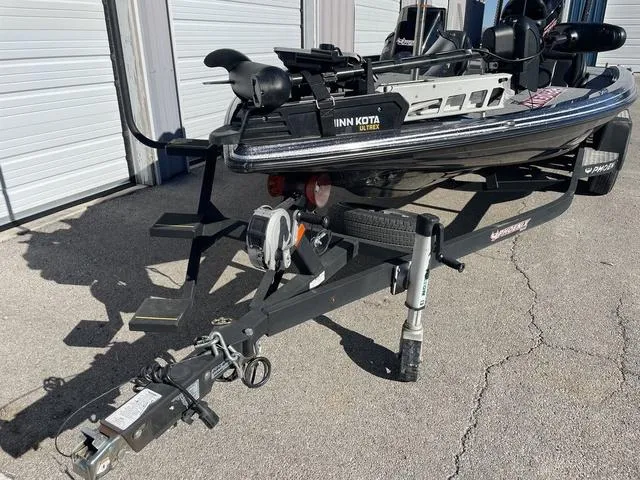 Slide: The Image of Phoenix Bass Boat 920 Elite 2022 - 6