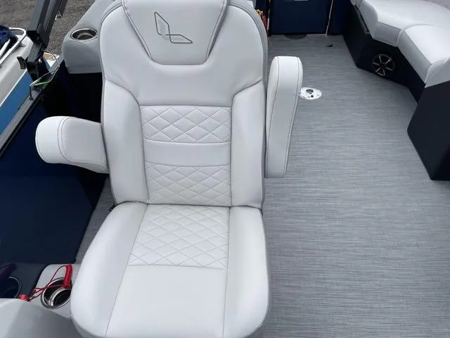 Slide: The Image of Lowe SS230W 2024 - 13