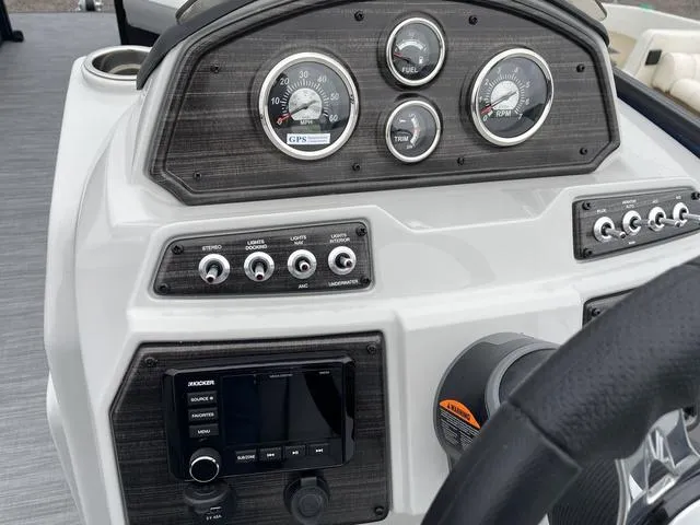 Slide: The Image of Lowe SS230W 2024 - 14