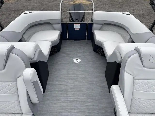 Slide: The Image of Lowe SS230W 2024 - 17