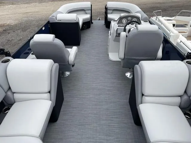 Slide: The Image of Lowe SS230W 2024 - 19