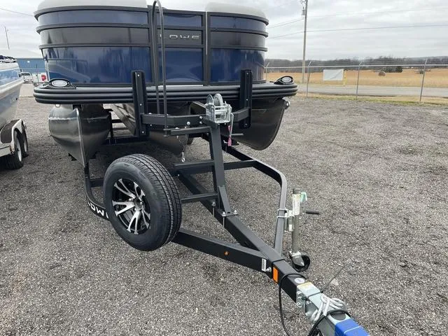 Slide: The Image of Lowe SS230W 2024 - 6