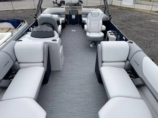 Slide: The Image of Lowe SS230W 2024 - 8