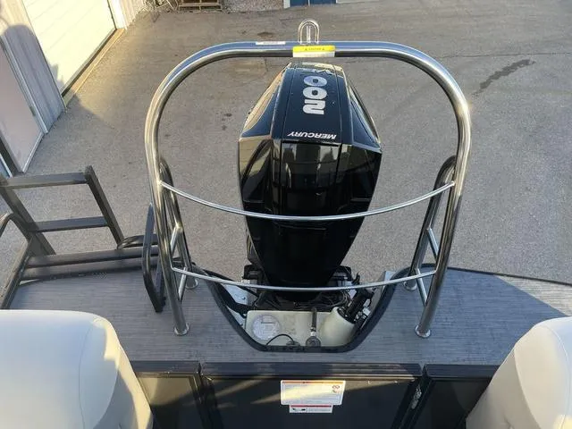 Slide: The Image of Lowe SS230W 2024 - 18