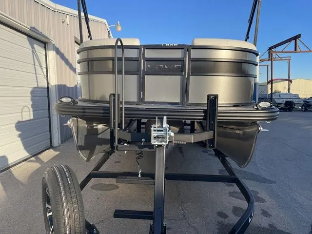 Slide: The Image of Lowe SS230W 2024 - 6