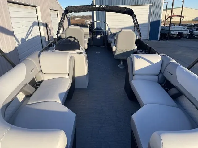 Slide: The Image of Lowe SS230W 2024 - 8