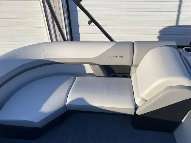 Slide: The Image of Lowe SS230W 2024 - 9