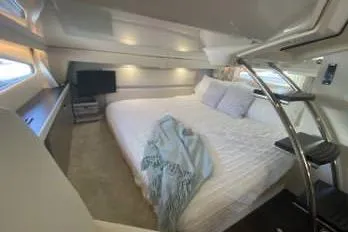 Slide: The Image of Midship Queen Berth - 28
