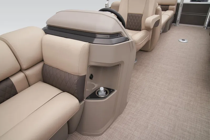 Slide: The Image of Sun Tracker Party Barge 22 DLX 2025 - 39