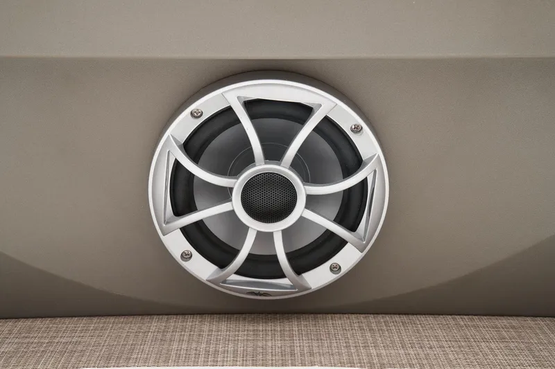 Slide: The Image of Sun Tracker Party Barge 22 DLX 2025 - 58