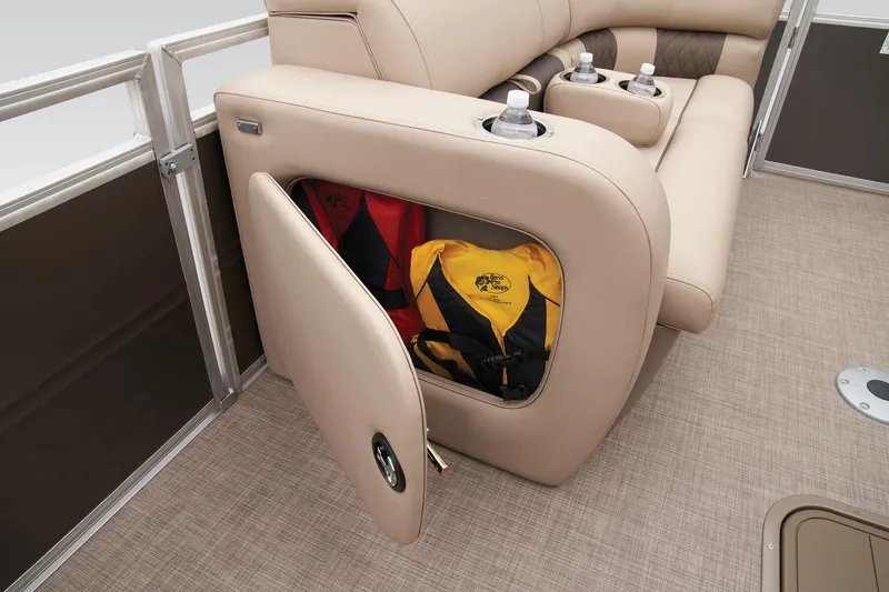 Slide: The Image of Sun Tracker Party Barge 22 RF XP3 2025 - 24