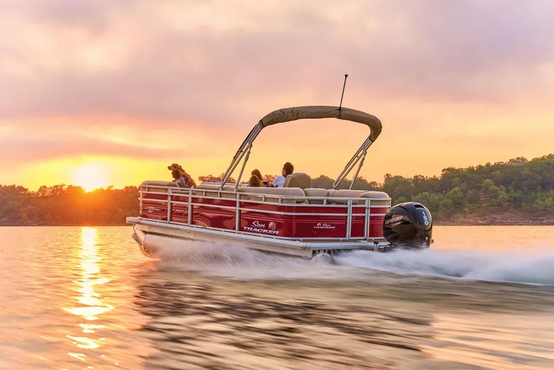 Slide: The Image of Sun Tracker Party Barge 22 RF DLX 2025 - 60
