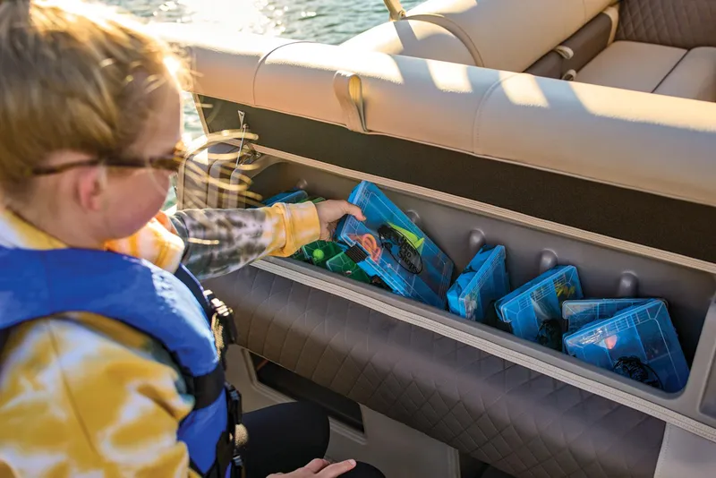 Slide: The Image of Sun Tracker Fishin' Barge 22 XP3 2025 - 73