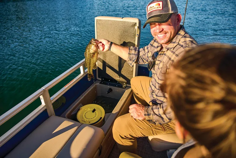 Slide: The Image of Sun Tracker Fishin' Barge 22 XP3 2025 - 74