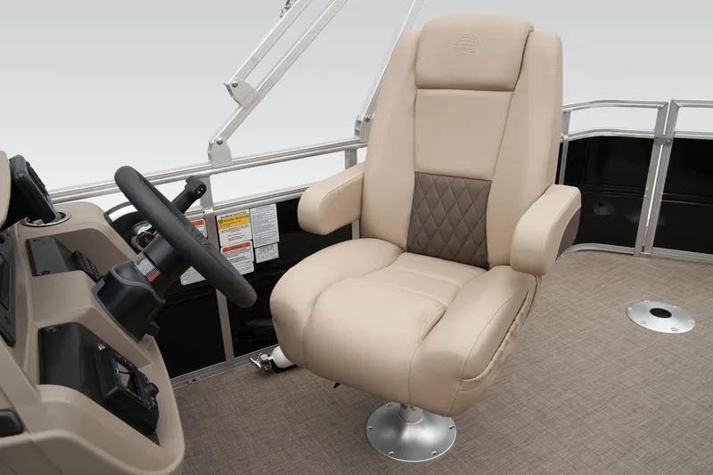 Slide: The Image of Sun Tracker SportFish 20 DLX 2025 - 25