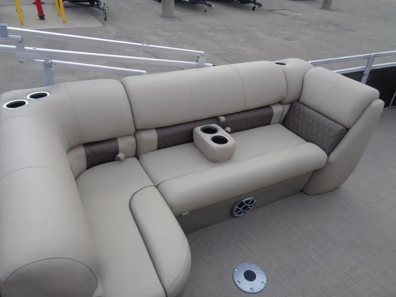 Slide: The Image of Sun Tracker Fishin' Barge 22 DLX 2025 - 83