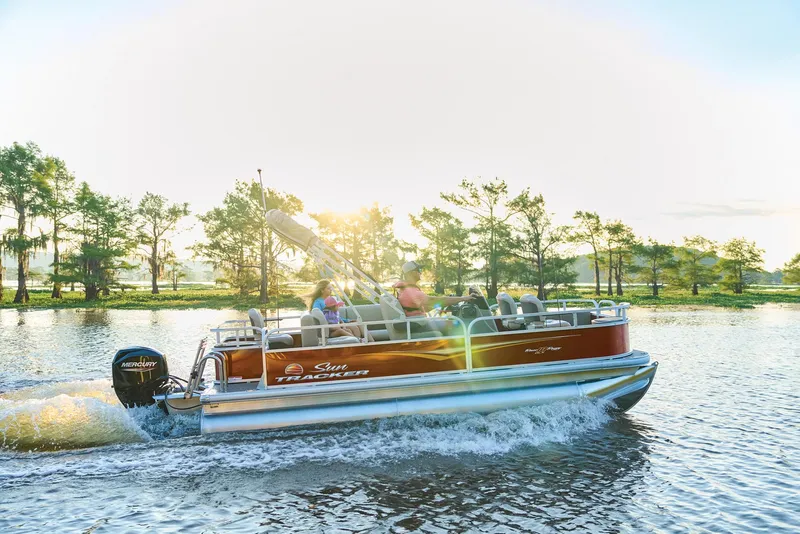 Slide: The Image of Sun Tracker Bass Buggy 18 DLX 2025 - 72