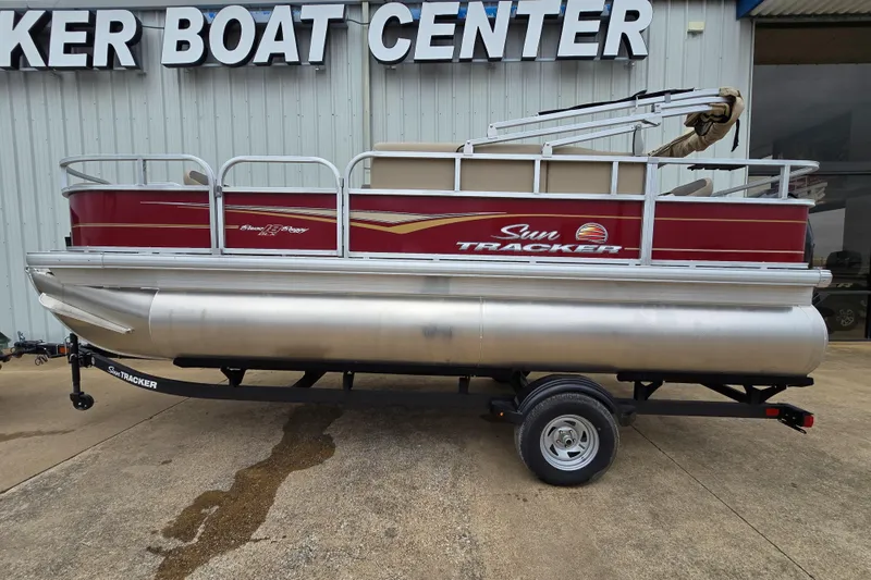 Slide: The Image of 2025 Sun Tracker Bass Buggy 18 DLX pontoon boat at dealer. - 0
