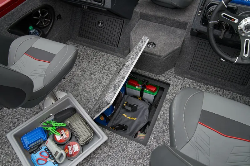 Slide: The Image of Tracker Targa V-19 Combo 2025 - 60