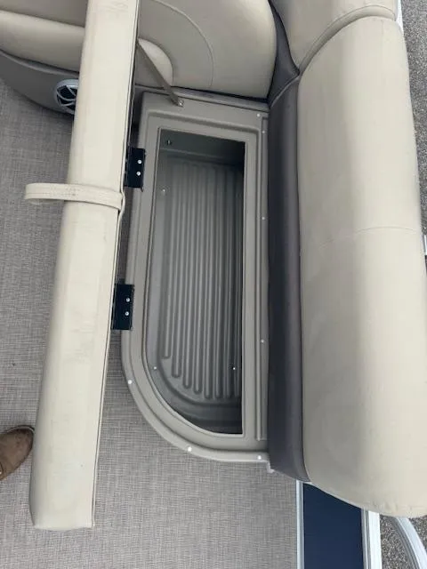 Slide: The Image of Sun Tracker Bass Buggy 16 XL Select 2025 - 74