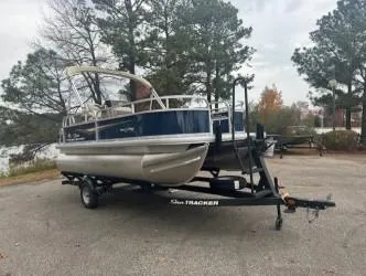 Slide: The Image of Sun Tracker Bass Buggy 16 XL Select 2025 - 82