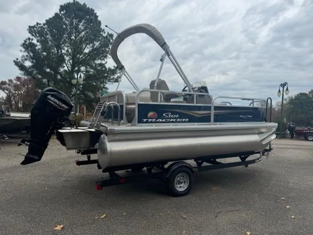 Slide: The Image of Sun Tracker Bass Buggy 16 XL Select 2025 - 83